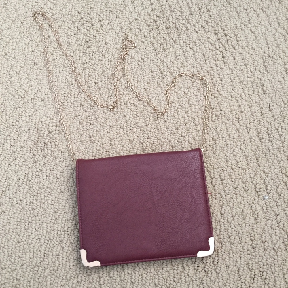 Small crossbody with gold accents